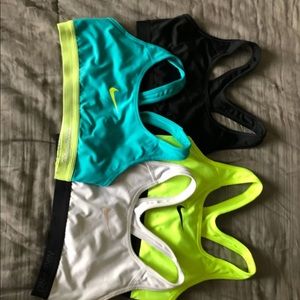 Nike sports bra bundle (4 pairs)